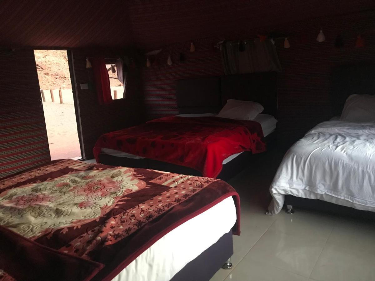 Black Irish Camp And Tours Hotel Wadi Rum Ngoại thất bức ảnh