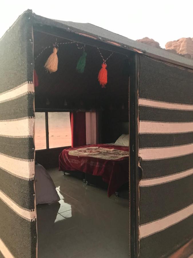 Black Irish Camp And Tours Hotel Wadi Rum Ngoại thất bức ảnh