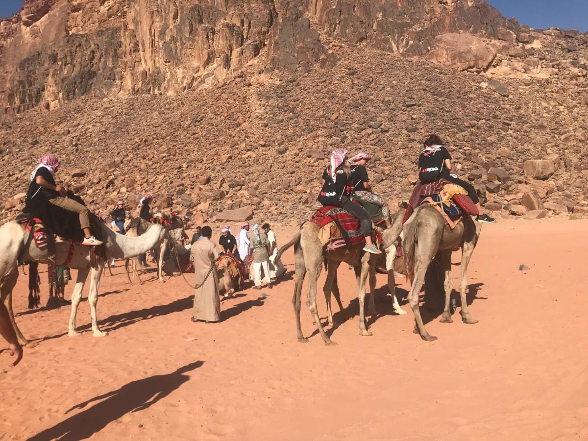 Black Irish Camp And Tours Wadi Rum Ngoại thất bức ảnh