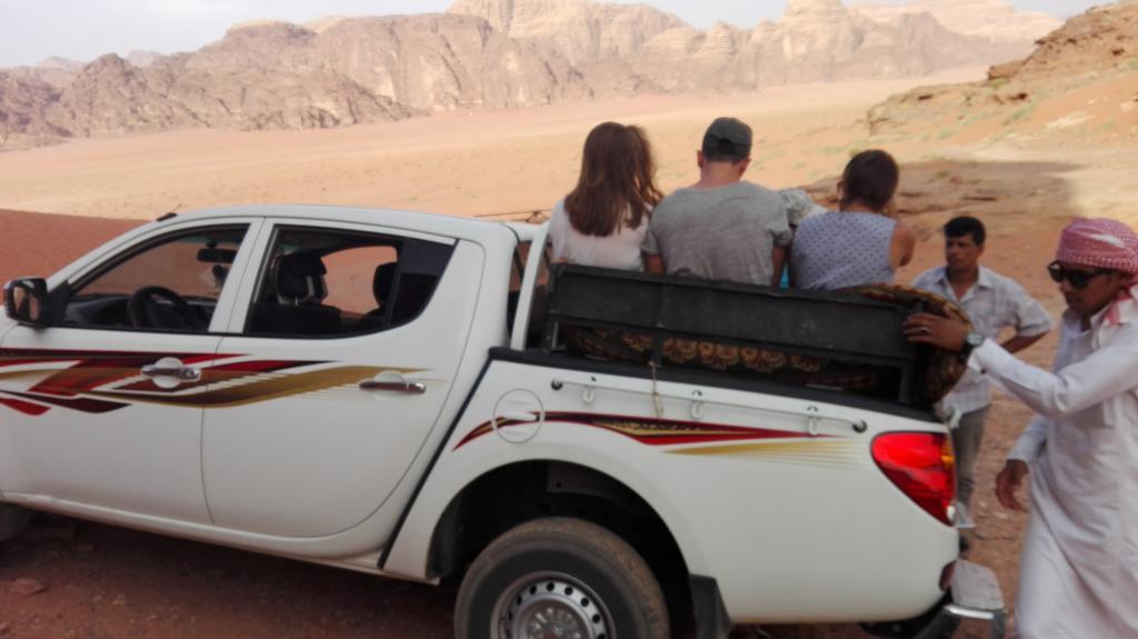 Black Irish Camp And Tours Wadi Rum Ngoại thất bức ảnh