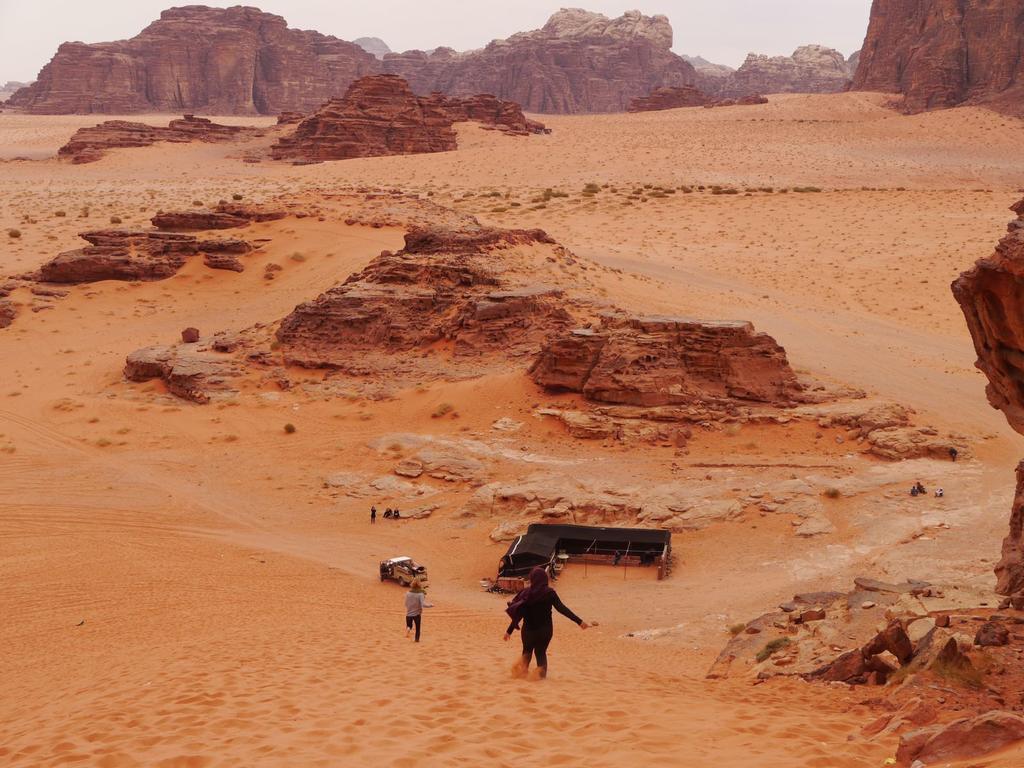 Black Irish Camp And Tours Wadi Rum Ngoại thất bức ảnh