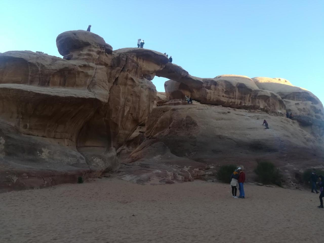 Black Irish Camp And Tours Wadi Rum Ngoại thất bức ảnh